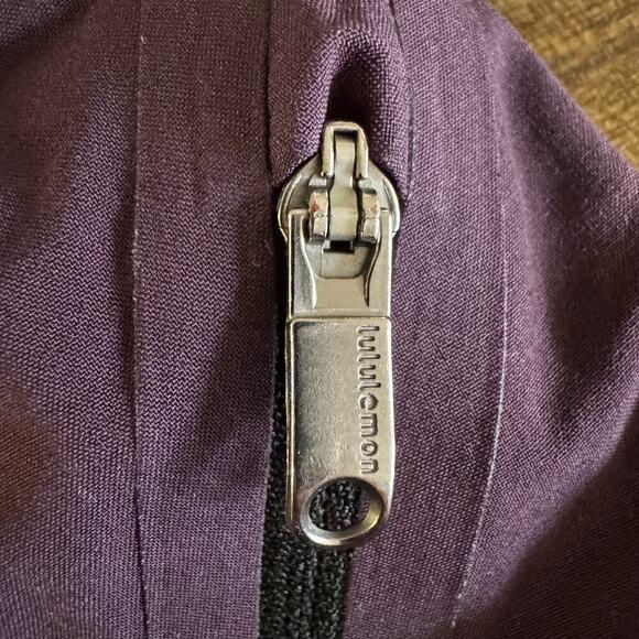 Lululemon Surge Shorts Brief Lined 7" Men’s Purple Pockets Size Medium - Picture 5 of 6